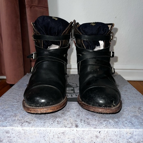 Freebird Crue Strappy Distressed Leather Boots Black Size 7 - Picture 3 of 7